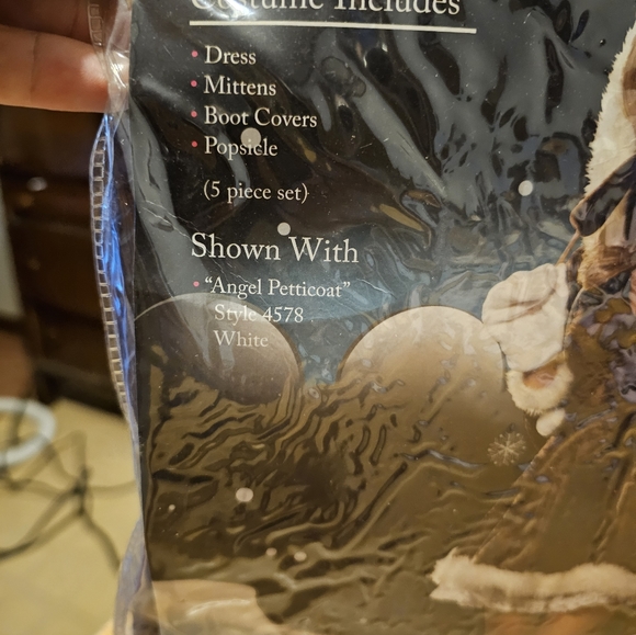 Dreamgirl Women's Eskimo Cutie Halloween Costume  Size Sm/Med Everything include - Picture 6 of 8